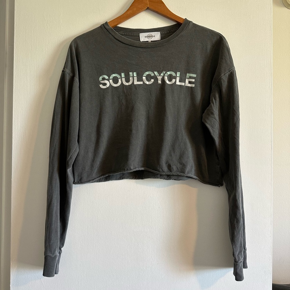 SoulCycle Cycling Gray Cropped Crew Long Sleeve Tee Size Small/Medium EUC